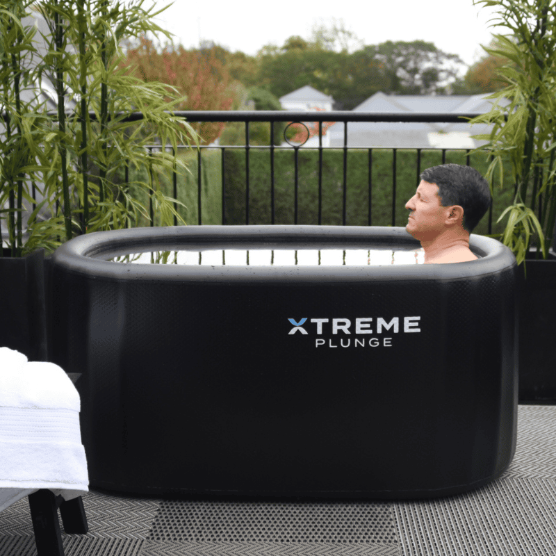 Xtreme Plunge Ice Bath Solo Black in use